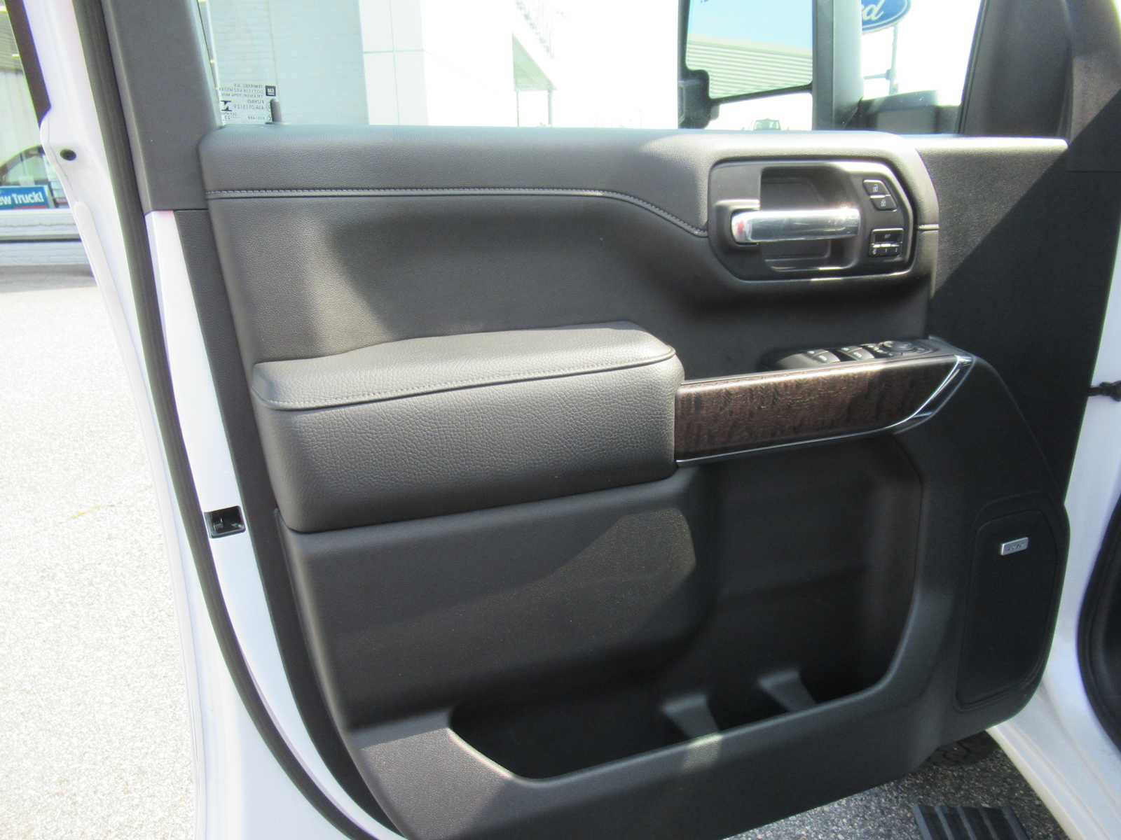 Used 2023 GMC Sierra 2500 Denali w/ Technology Package AWD/4WD image 17