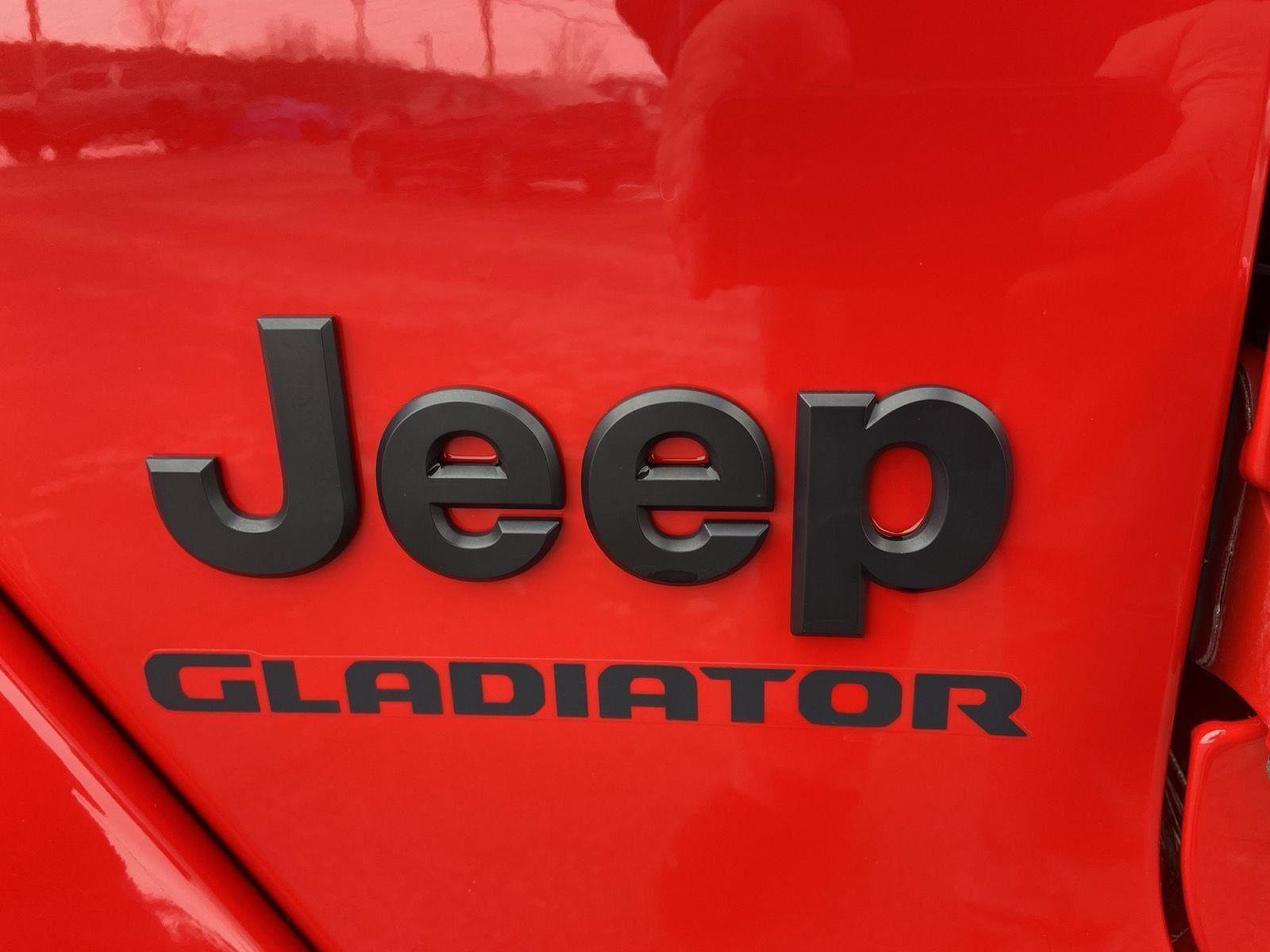 Used 2022 Jeep Gladiator Willys AWD/4WD image 13