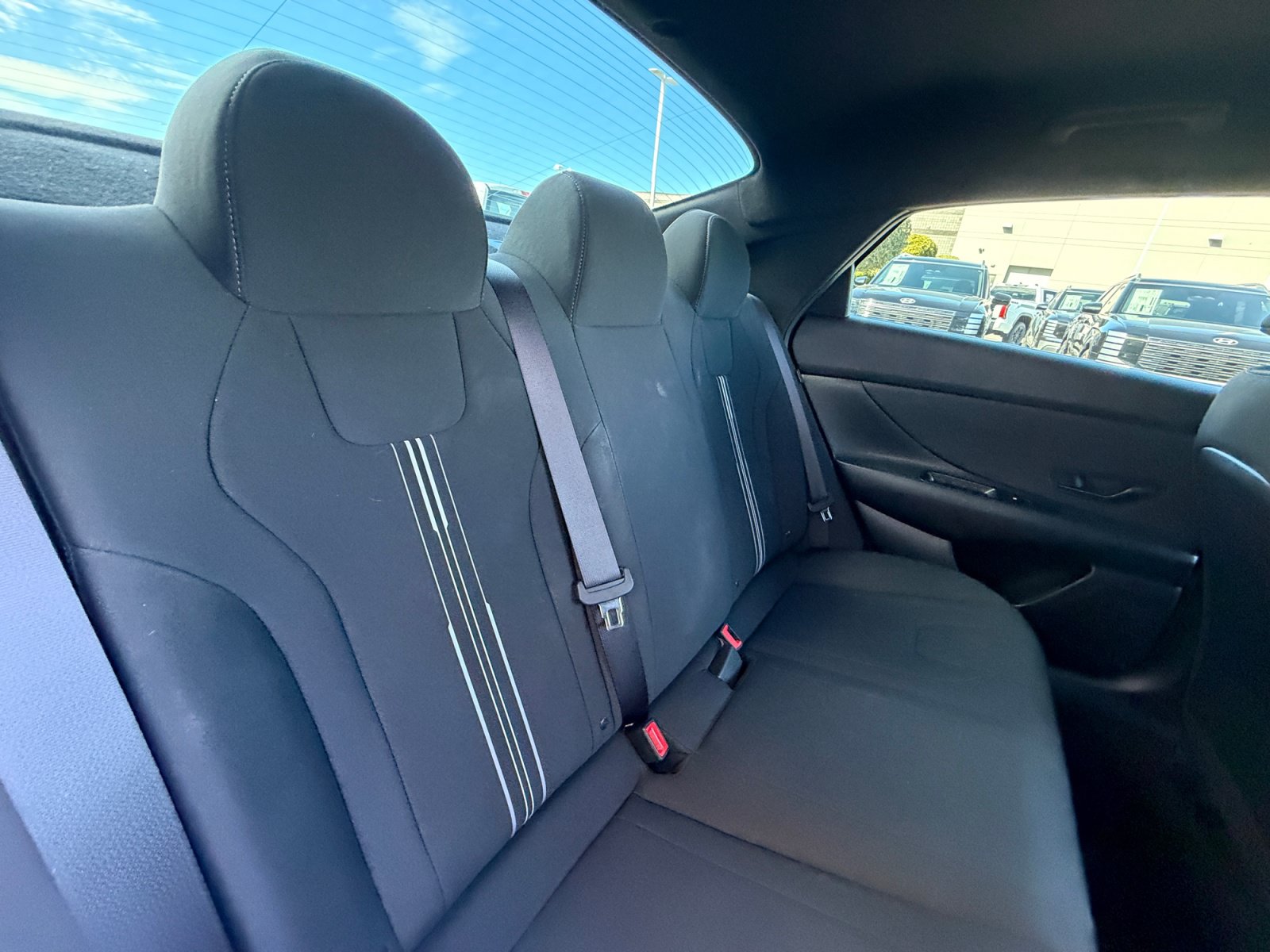 Certified 2025 Hyundai Elantra SEL FWD image 18