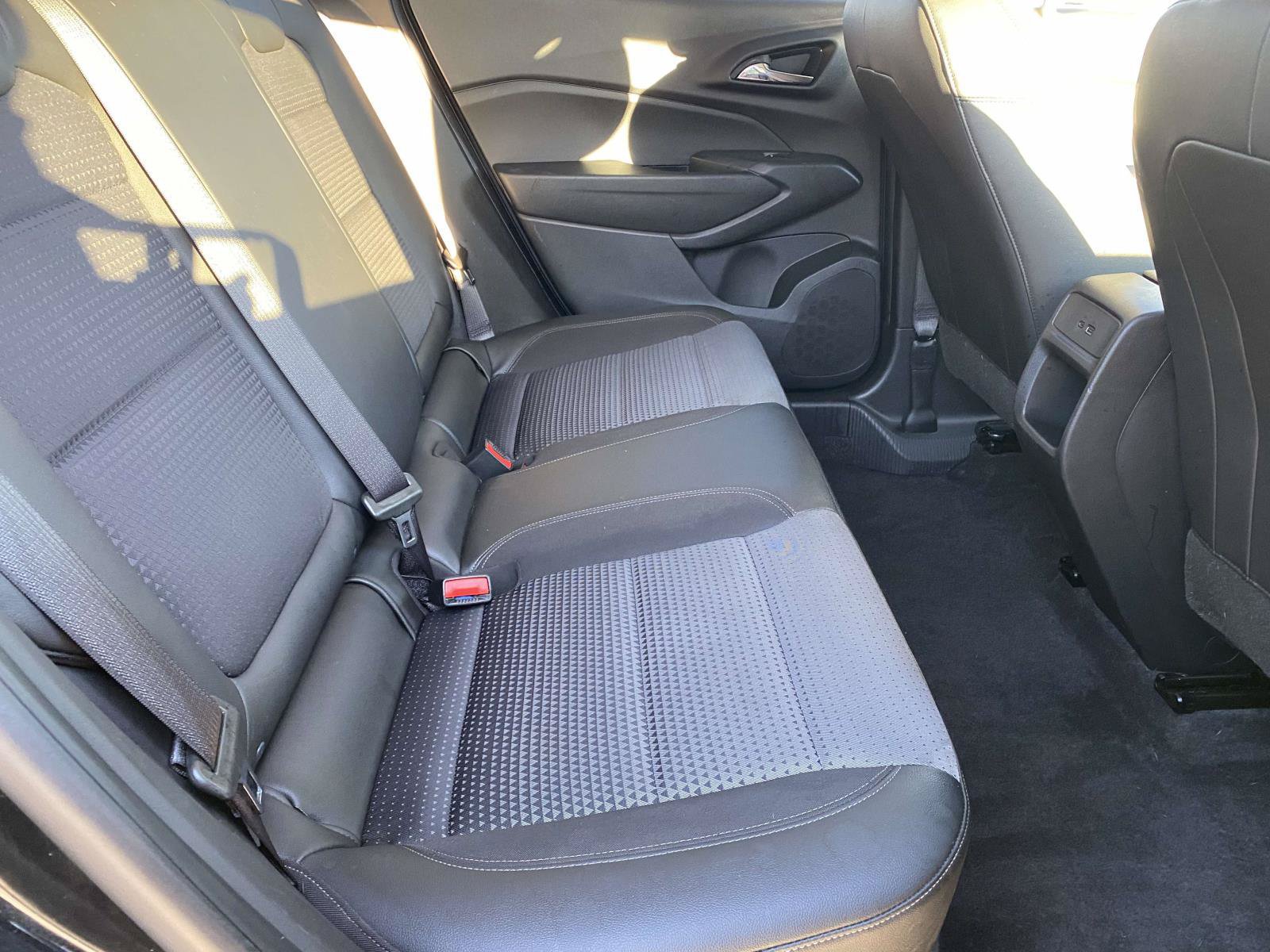 Used 2025 Chevrolet Trax LT FWD image 14