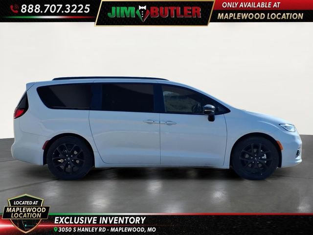 Used 2025 Chrysler Pacifica Limited FWD image 4