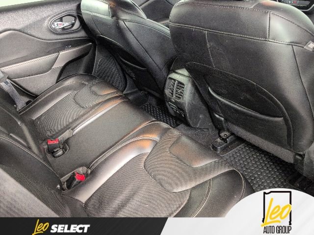 Used 2019 Jeep Cherokee Limited AWD/4WD image 12