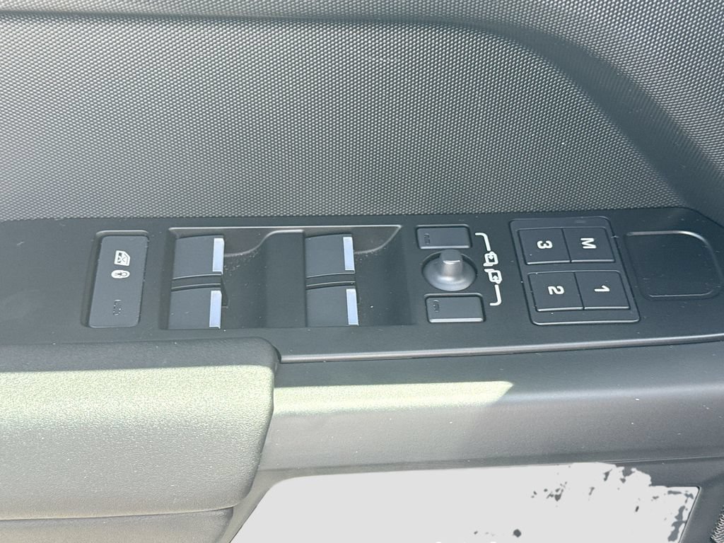 Used 2025 Land Rover Defender 110 S AWD/4WD image 19