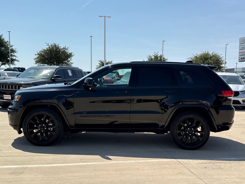 Used 2022 Jeep Grand Cherokee Laredo X RWD image 5