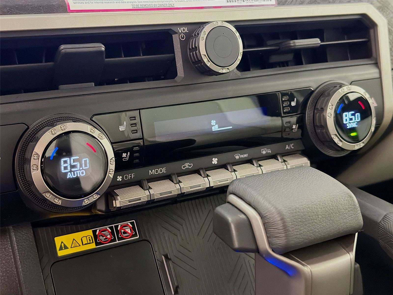 Used 2024 Toyota Tacoma Limited w/ Limited Package (LT) image 17