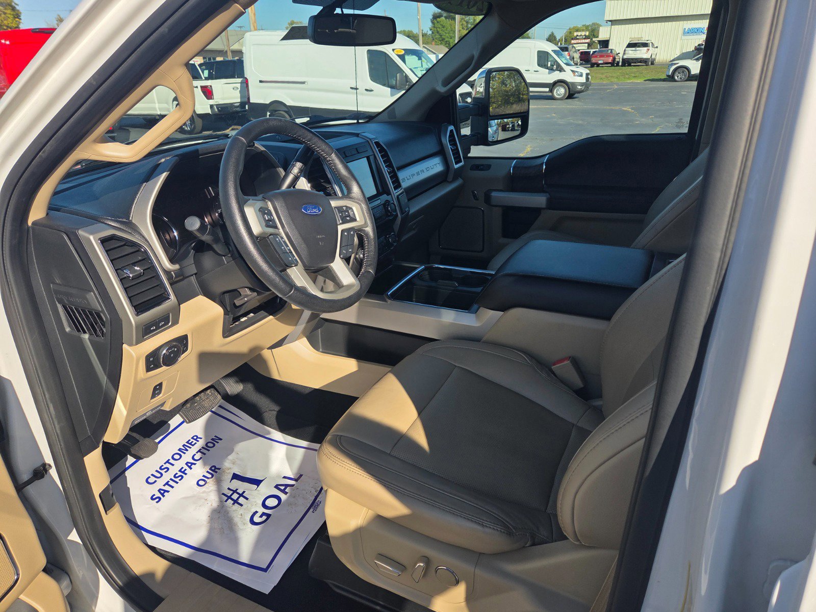 Used 2019 Ford F250 Lariat w/ Chrome Package image 9