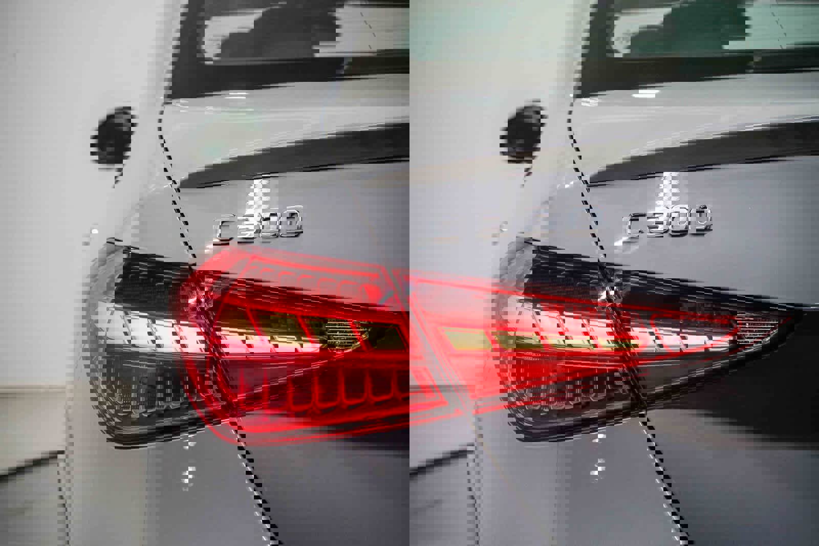 Used 2025 Mercedes-Benz C 300 Sedan image 9