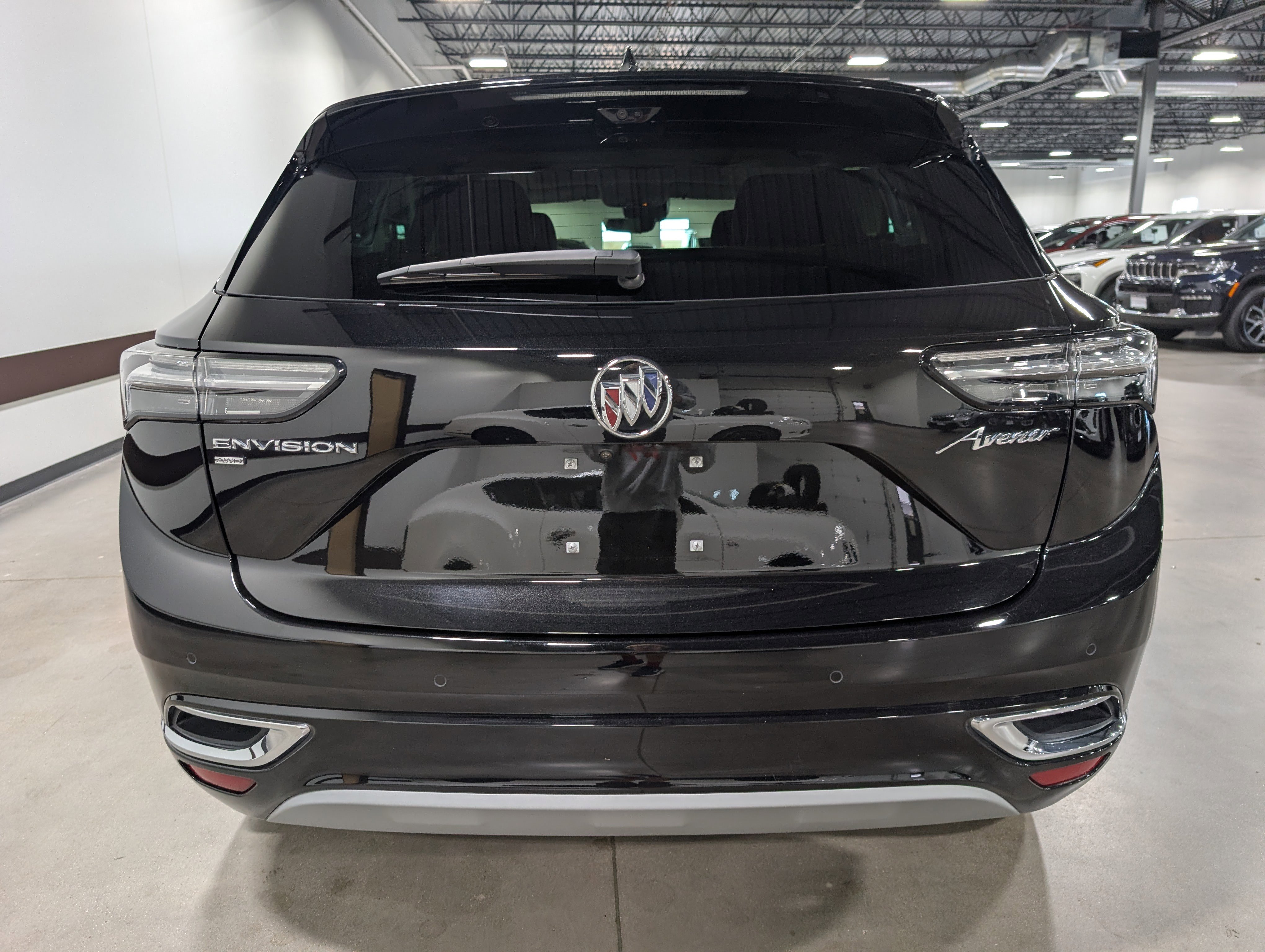 Used 2023 Buick Envision Avenir image 4