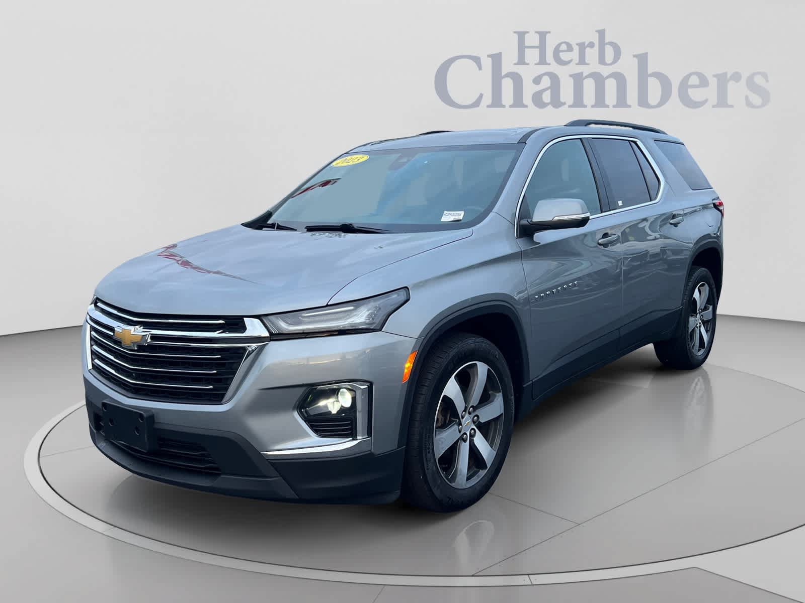 Used 2023 Chevrolet Traverse LT w/ LT Premium Package AWD/4WD image 4