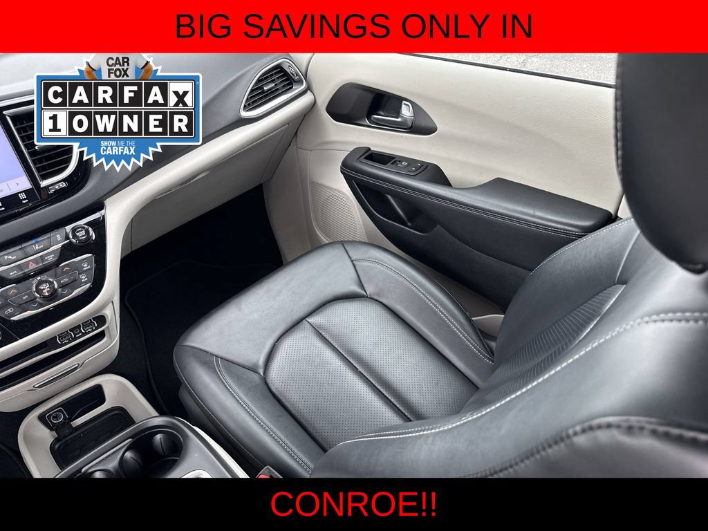 Used 2024 Chrysler Pacifica Touring-L FWD image 28