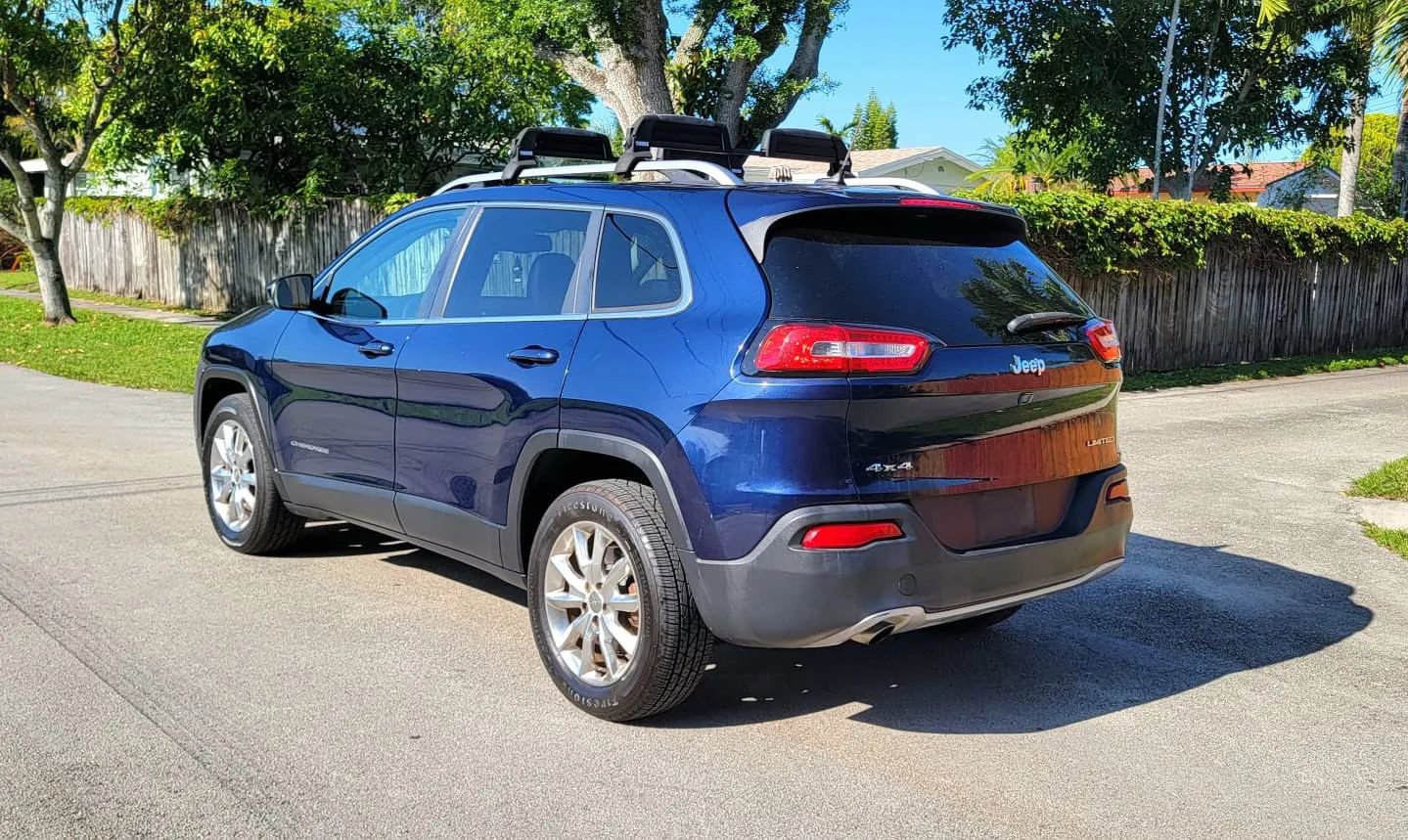 Used 2014 Jeep Cherokee Limited w/ Luxury Group AWD/4WD image 15