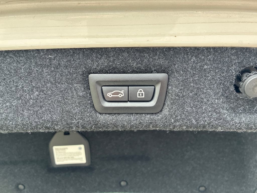 Used 2018 BMW 540i xDrive AWD/4WD image 18