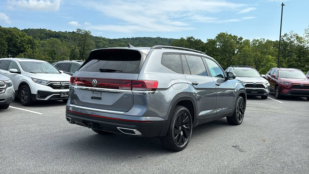 Used 2024 Volkswagen Atlas SE w/ Panoramic Sunroof Package AWD/4WD image 6