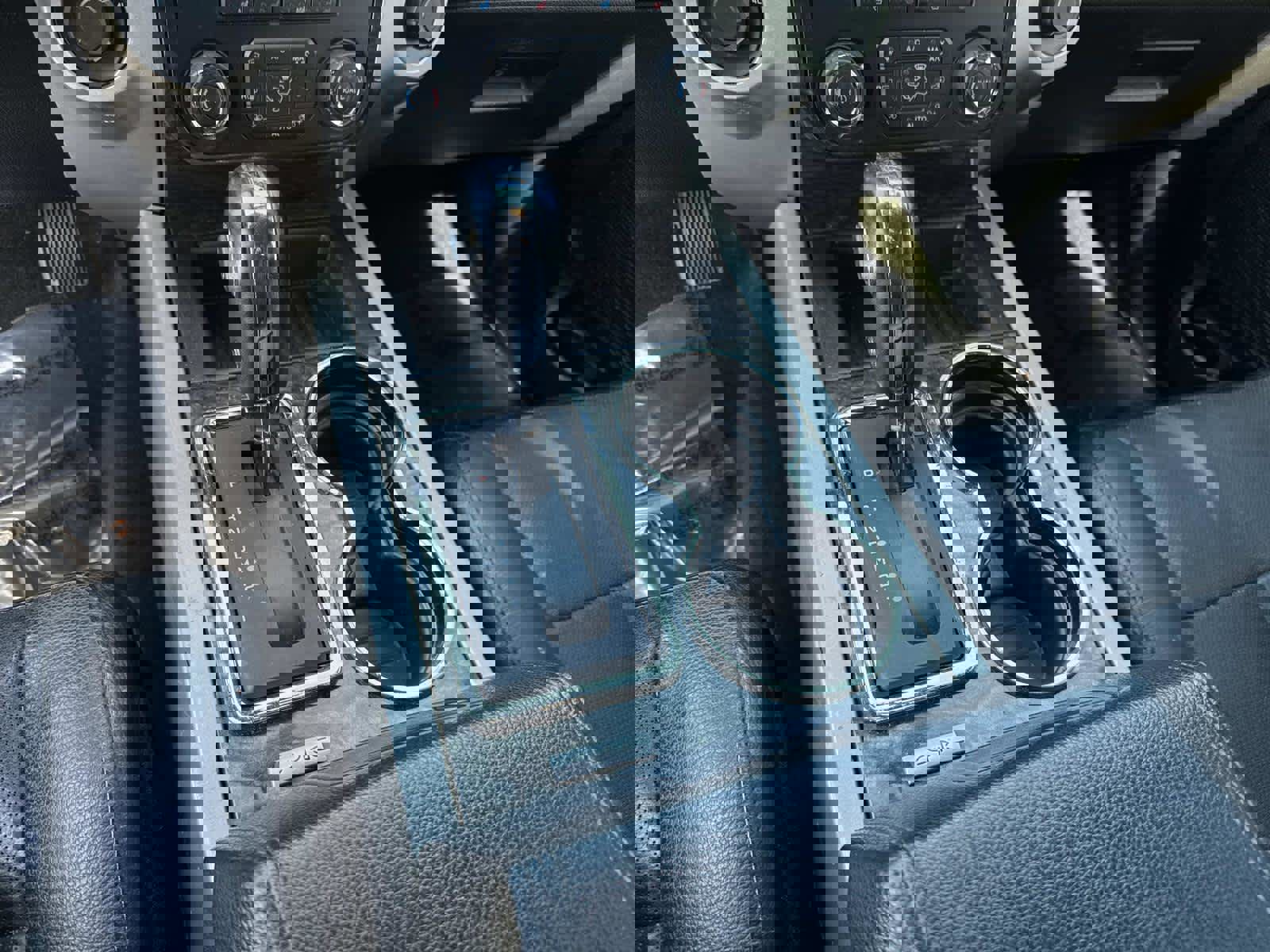 Used 2016 Ford Expedition Limited image 26