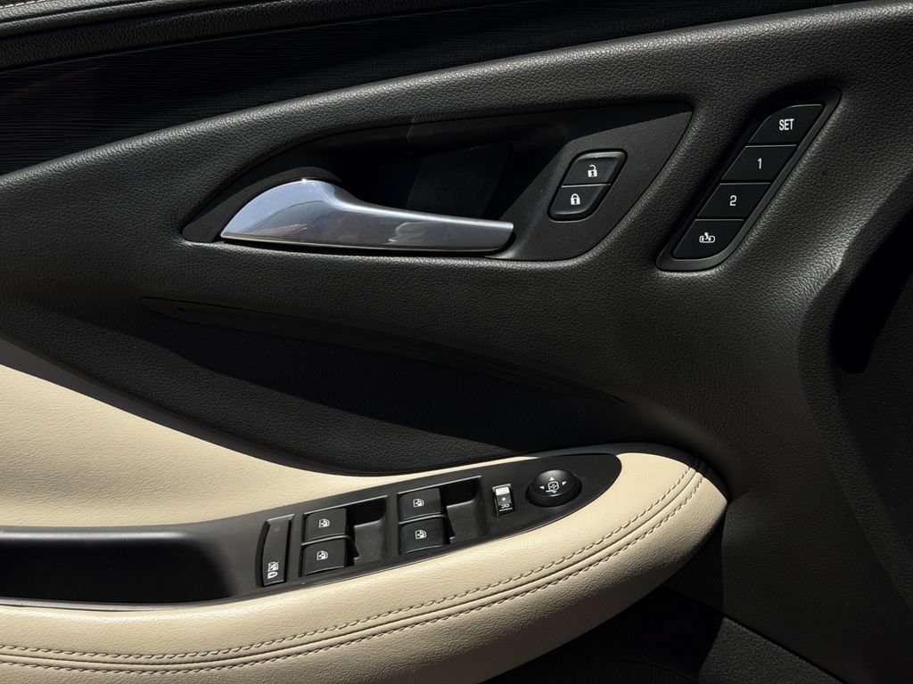Used 2017 Buick Envision Essence FWD image 22
