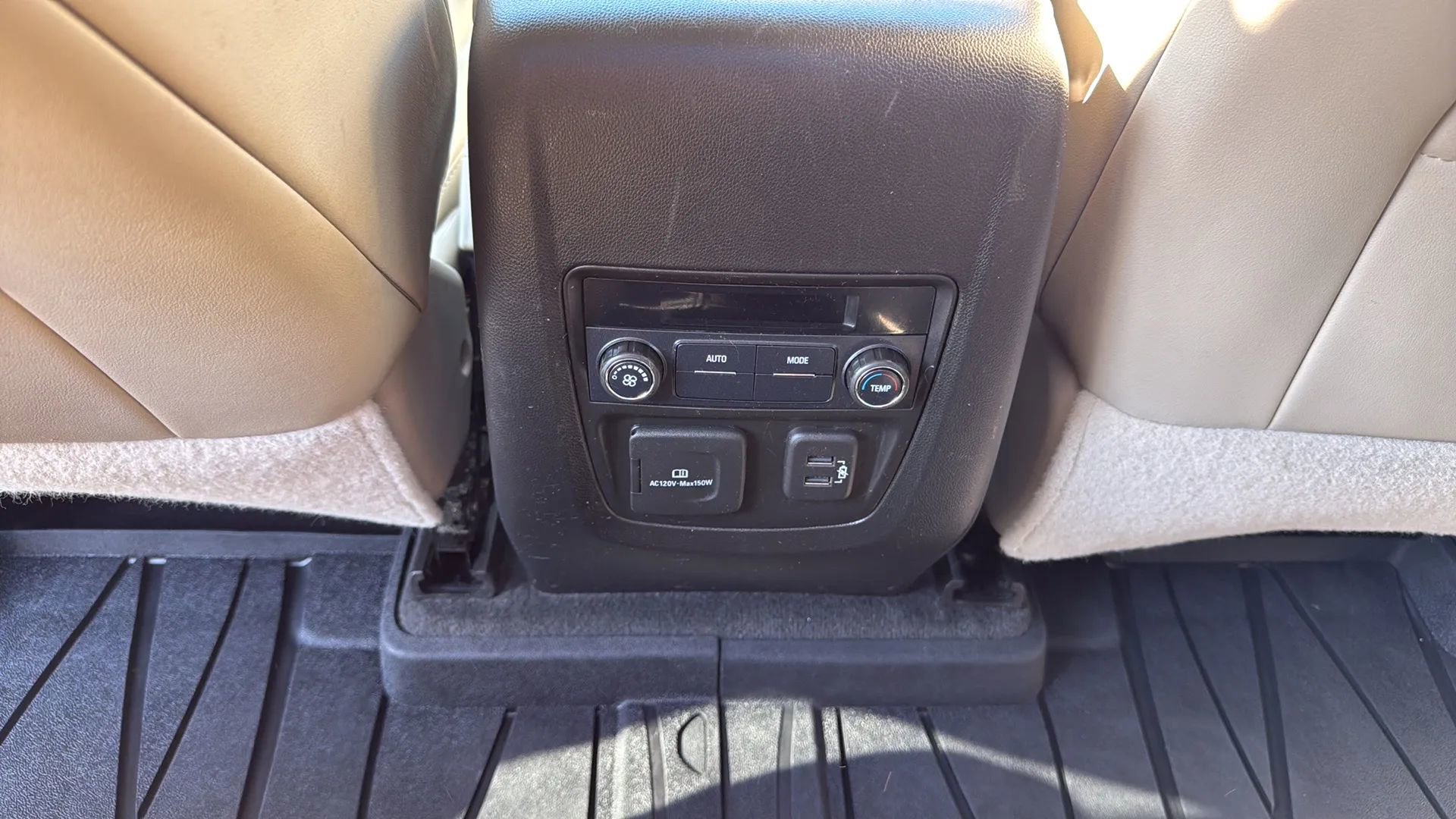 Used 2019 Buick Enclave Essence image 29