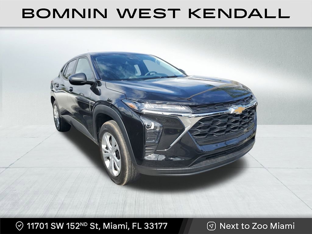 Used 2026 Chevrolet Trax LS image 1