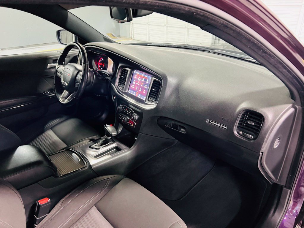 Used 2020 Dodge Charger SXT w/ Driver Convenience Group AWD/4WD image 31