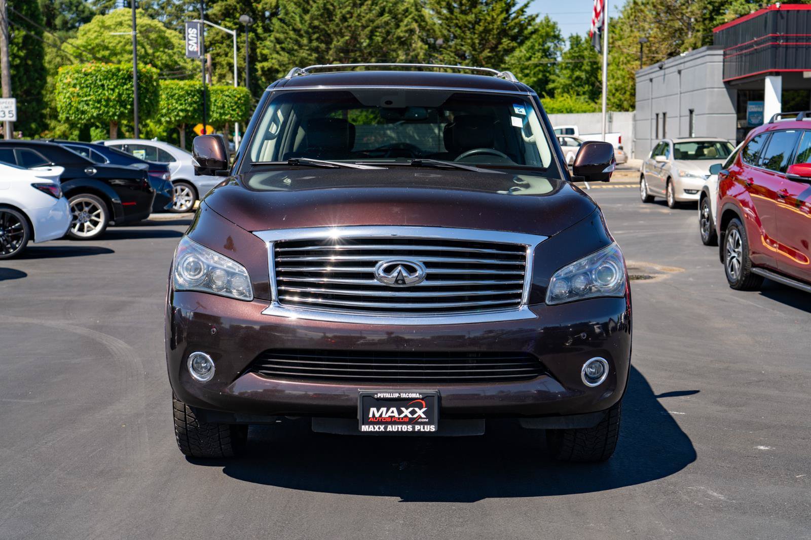 Used 2011 INFINITI QX56 4WD w/ Theater Pkg image 3