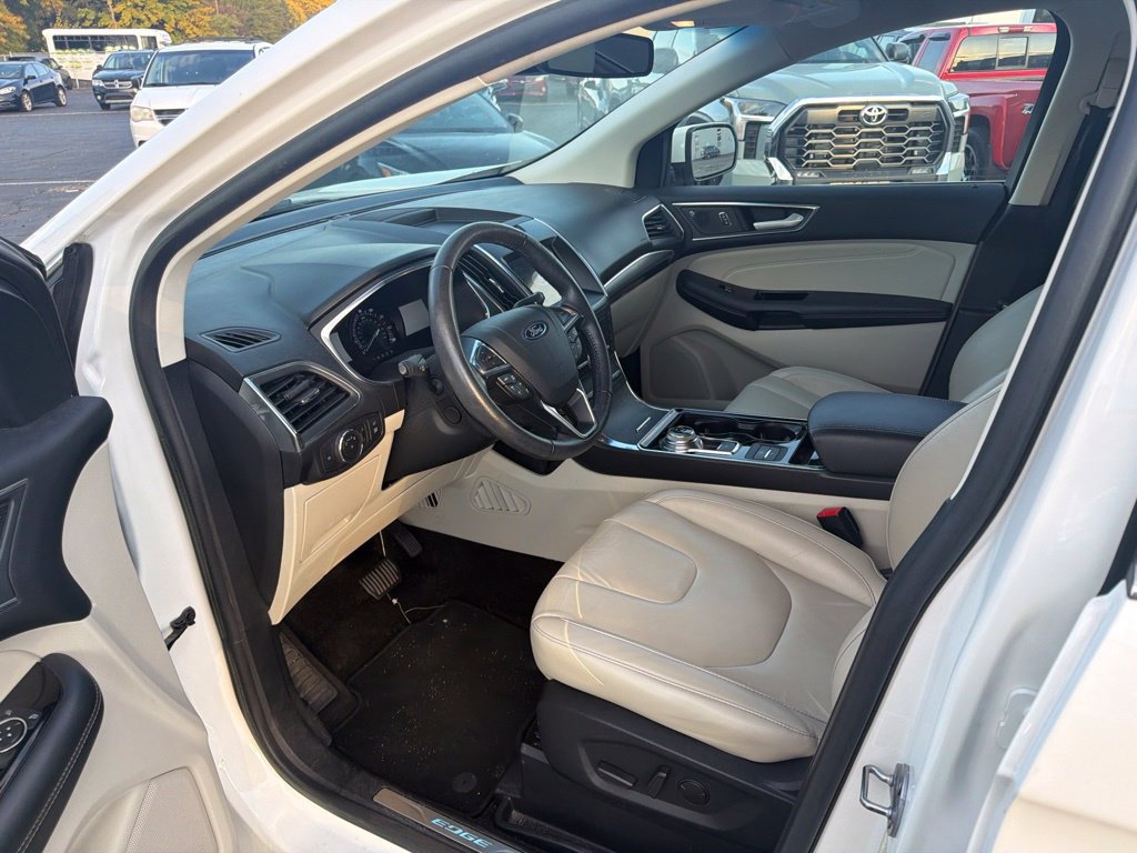 Used 2020 Ford Edge Titanium FWD image 10