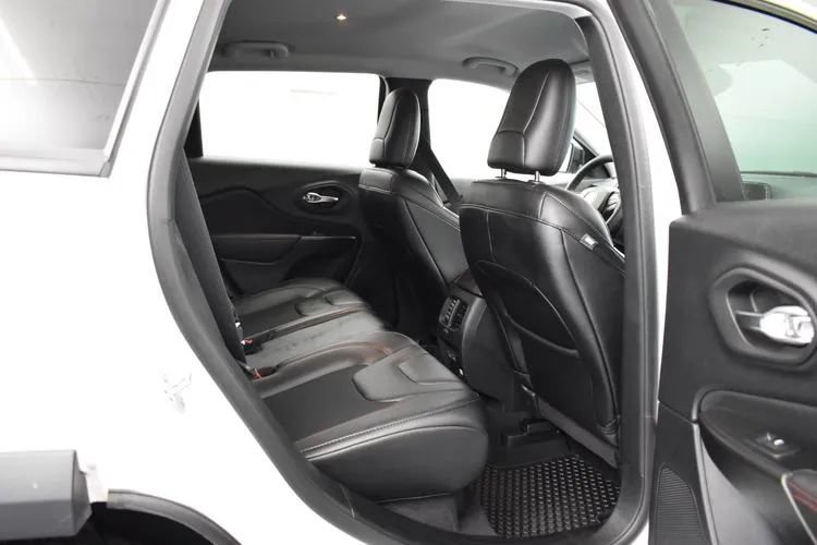 Used 2022 Jeep Cherokee Trailhawk w/ Technology Group B AWD/4WD image 18