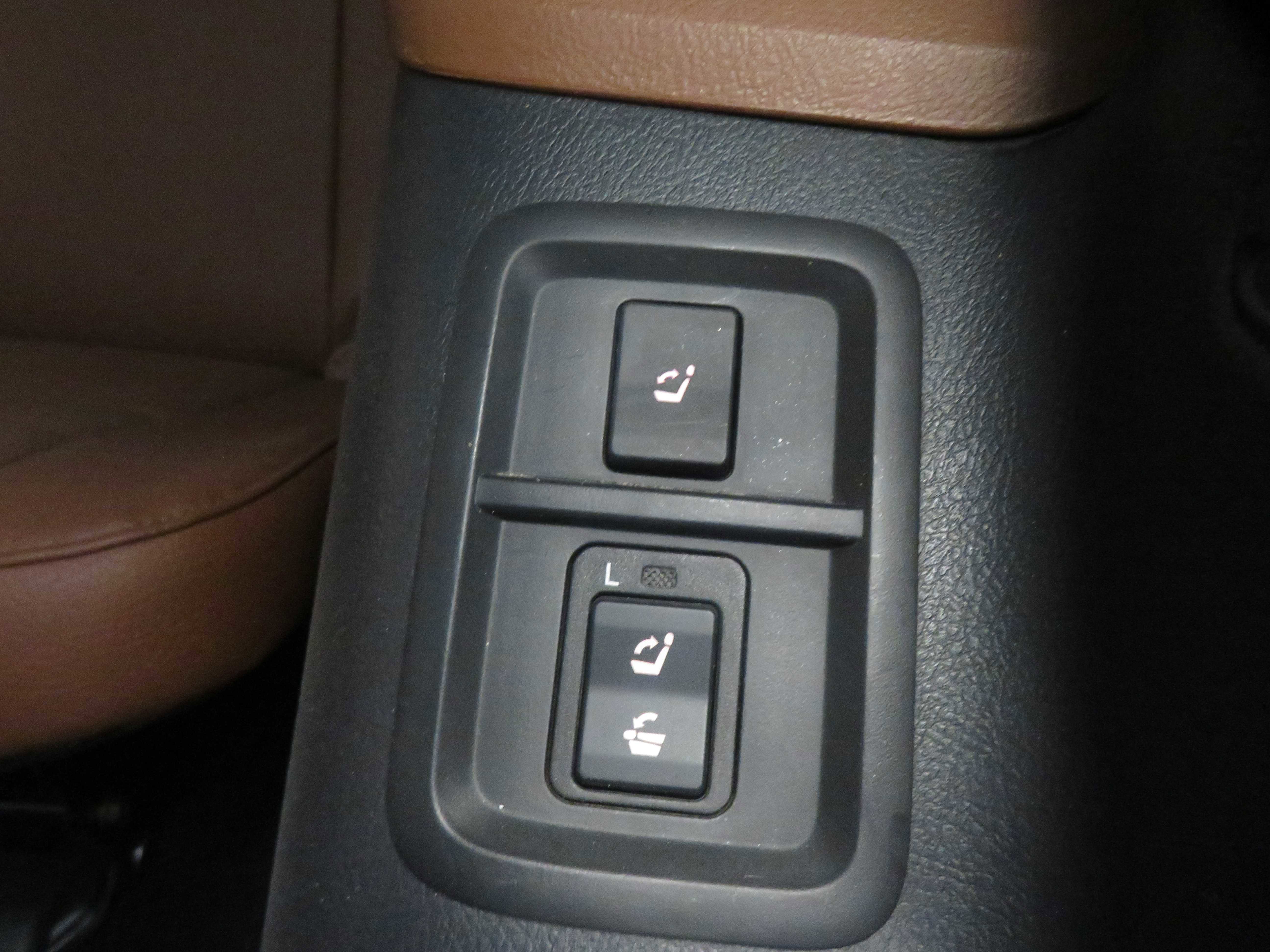 Used 2016 Toyota Sequoia Platinum AWD/4WD image 23