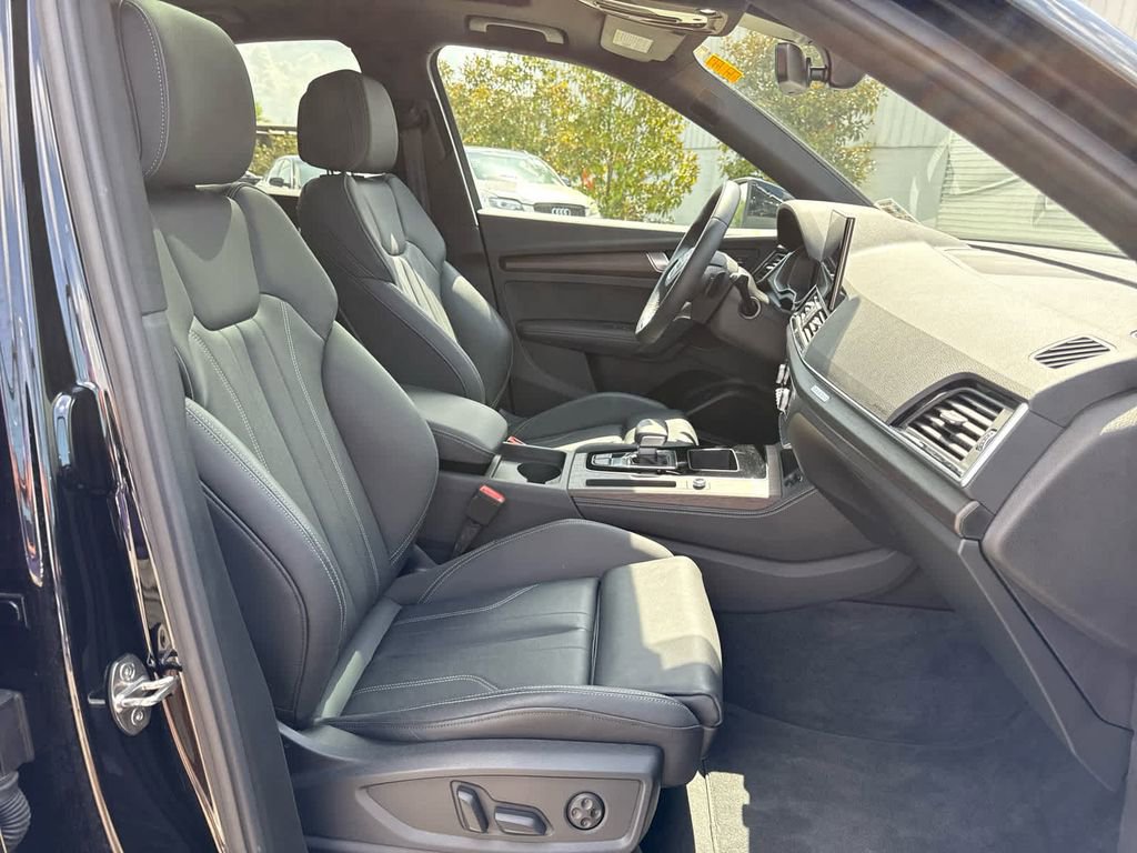 Used 2024 Audi Q5 2.0T Premium Plus w/ Premium Plus Package image 16