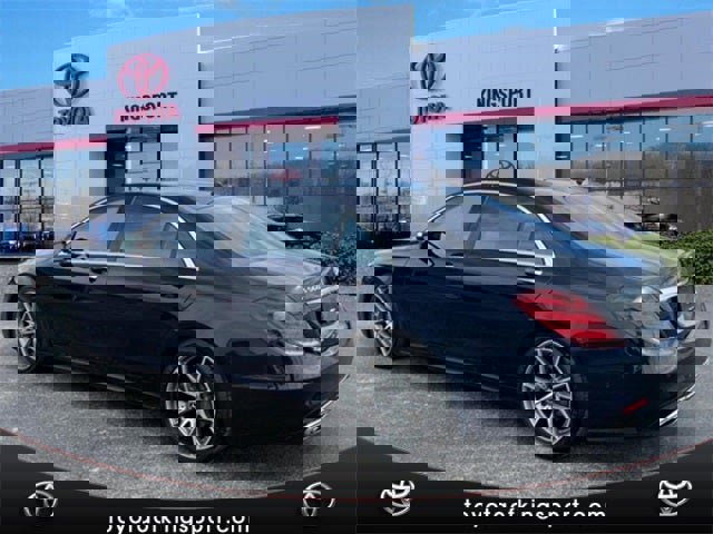 Used 2018 Mercedes-Benz S 560 Sedan image 3