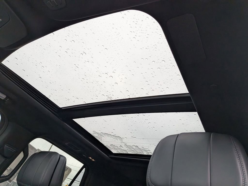 New 2025 Lincoln Navigator Reserve w/ Jet Appearance Package image 14