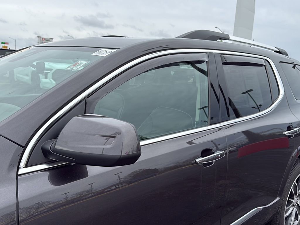 Used 2017 GMC Acadia Denali w/ Technology Package FWD image 11