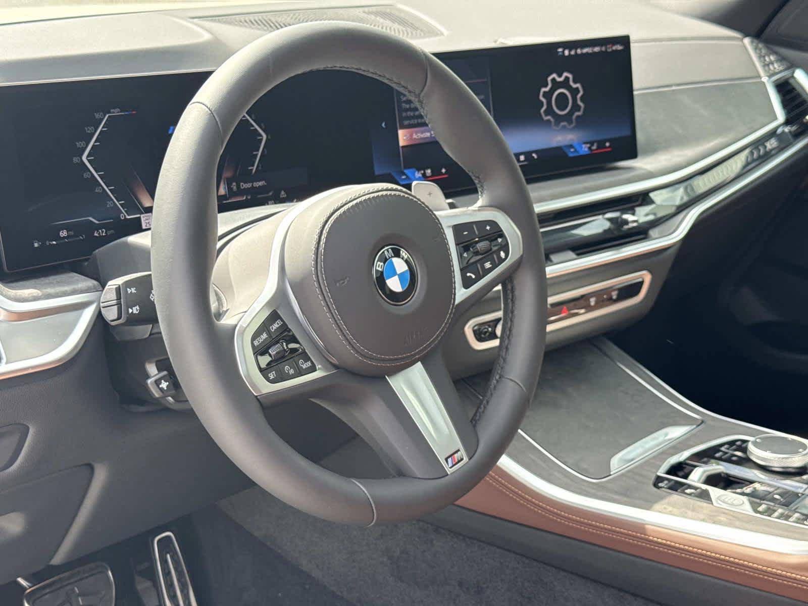 New 2026 BMW X5 xDrive40i w/ M Sport Package AWD/4WD image 2