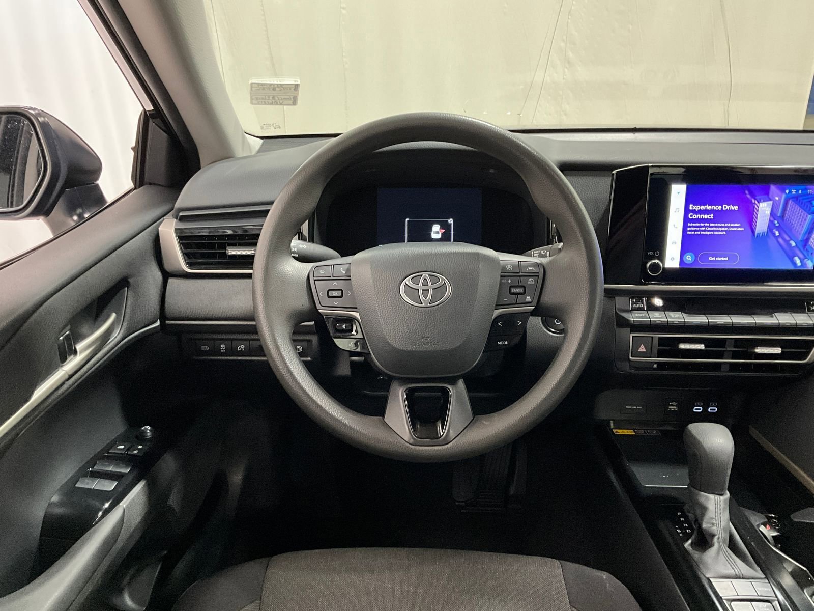 Used 2025 Toyota Camry LE image 7