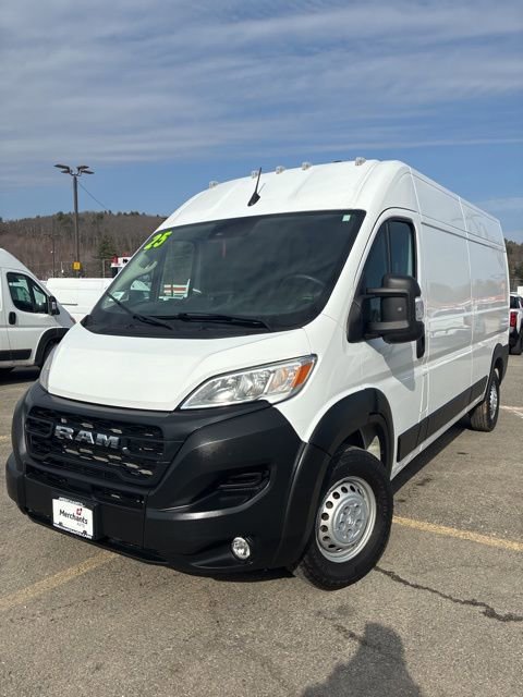 Used 2025 RAM ProMaster 2500 w/ Convenience Group image 3