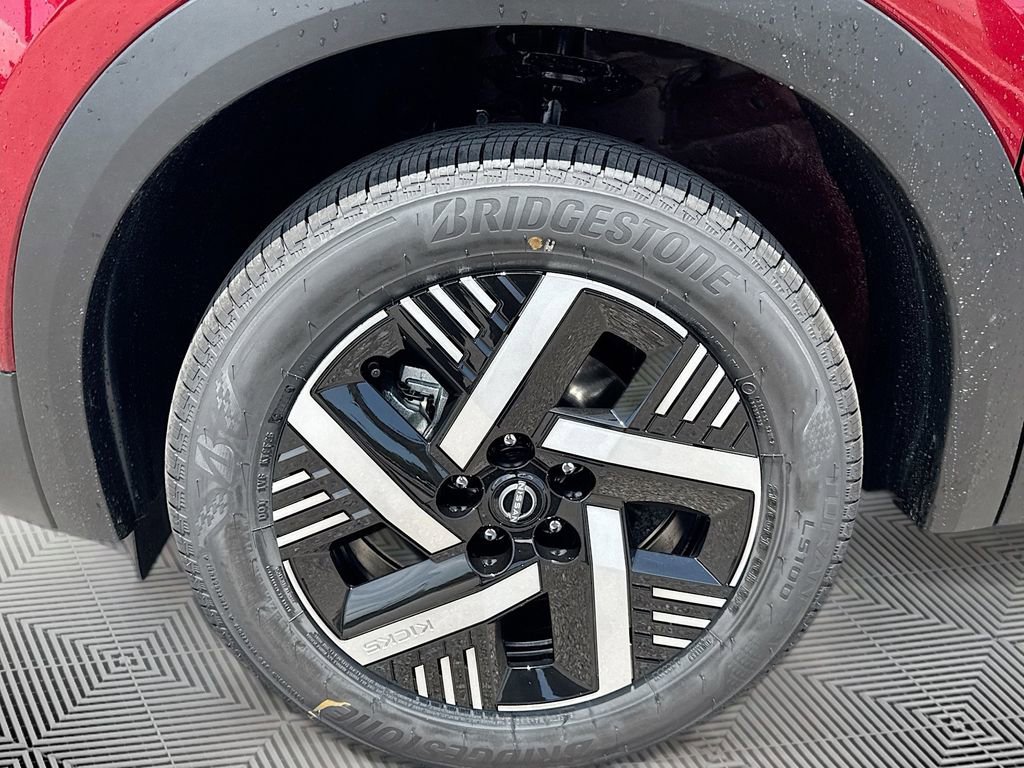Used 2025 Nissan Kicks SV w/ Charging Package image 26
