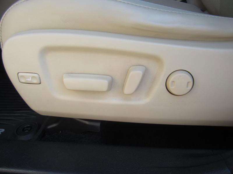 Used 2016 Toyota Highlander Limited Platinum image 18