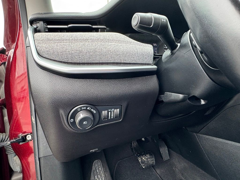 Used 2022 Jeep Compass Latitude image 25