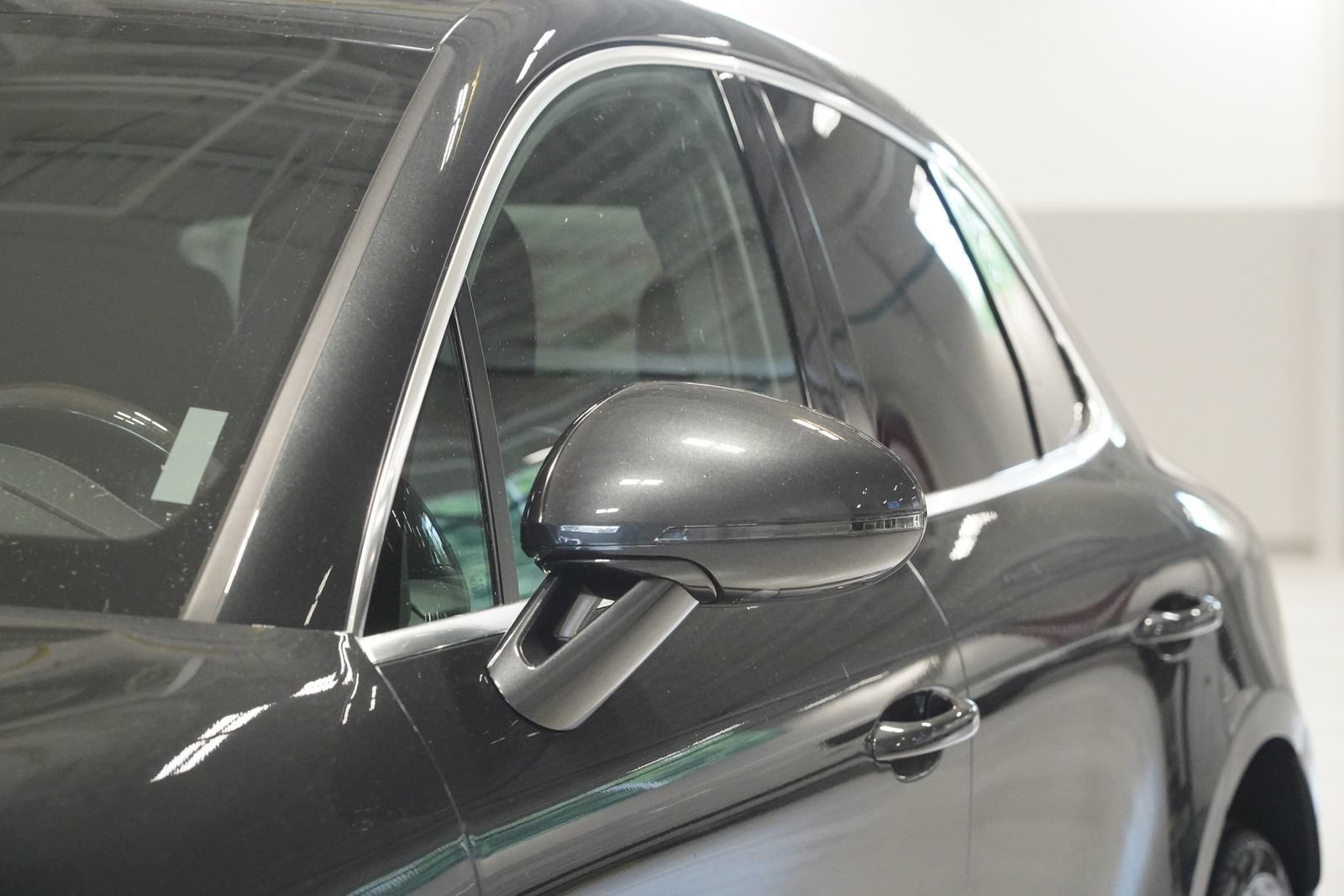 Used 2024 Porsche Macan S AWD/4WD image 7
