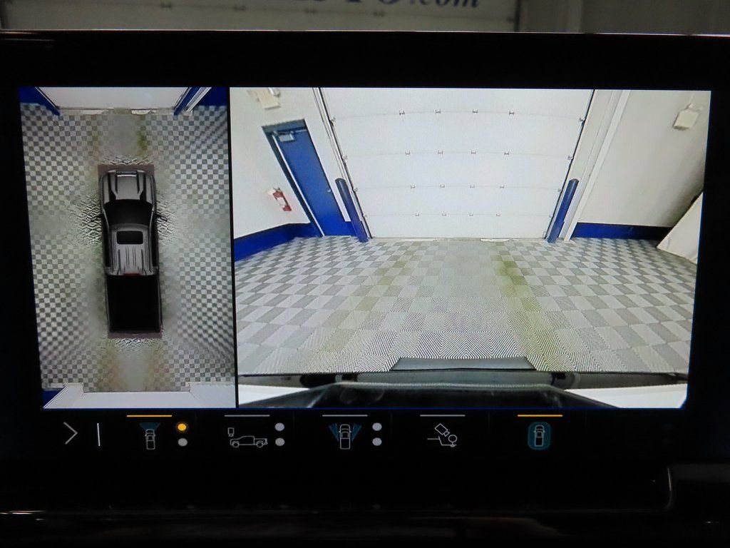 Used 2025 Chevrolet Silverado 2500 ZR2 w/ Technology Package image 18