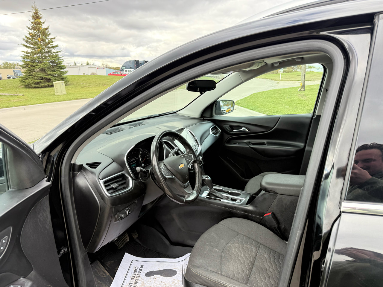 Used 2018 Chevrolet Equinox LT w/ Sun & Infotainment Package image 11