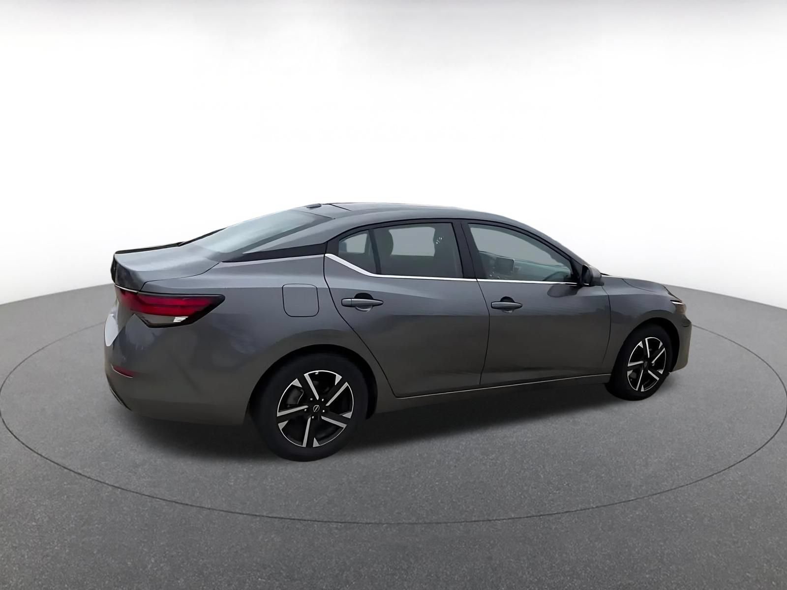 Used 2025 Nissan Sentra SV FWD image 14