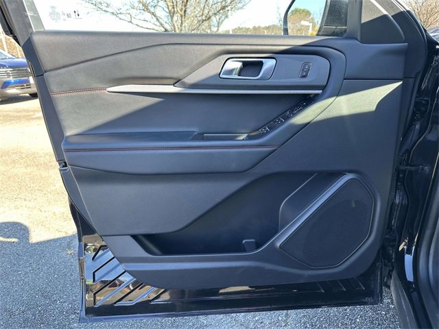 Used 2025 Ford Explorer ST-Line image 16