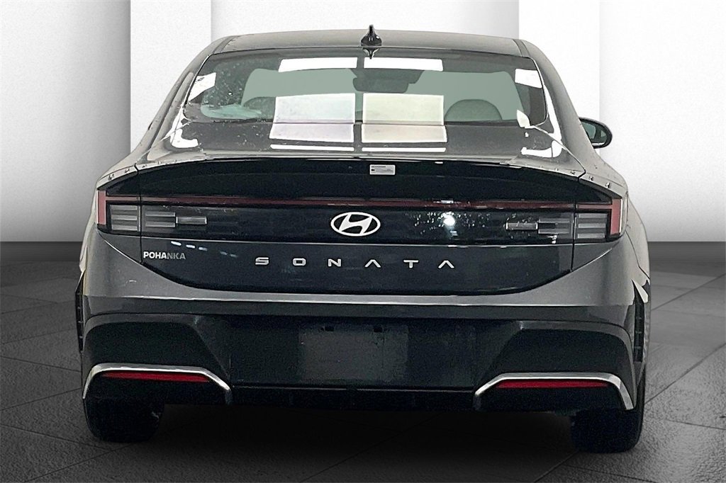 Certified 2025 Hyundai Sonata SE image 3