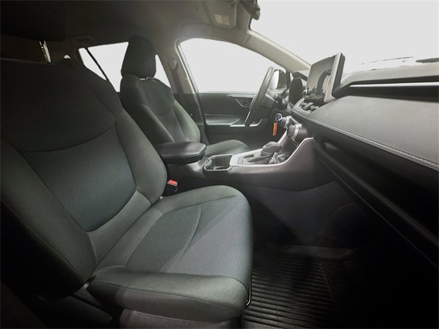 Used 2024 Toyota RAV4 LE image 29