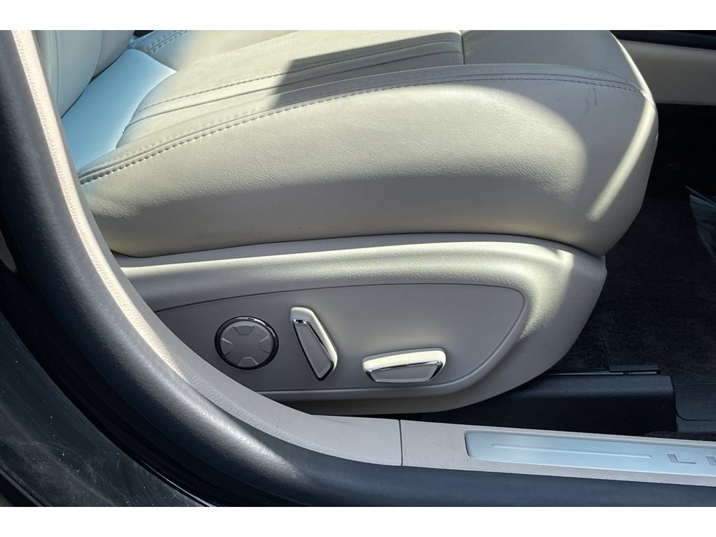 Used 2018 Lincoln MKZ Reserve FWD image 23