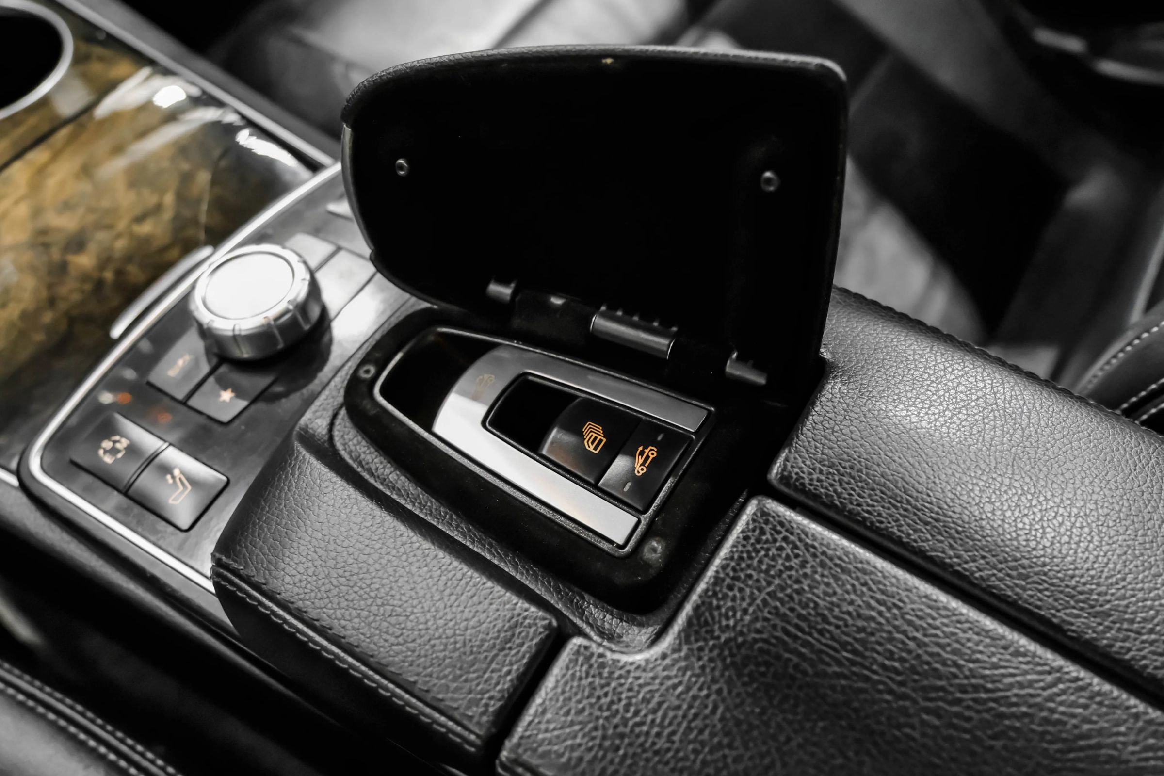 Used 2014 Mercedes-Benz E 550 Cabriolet image 28