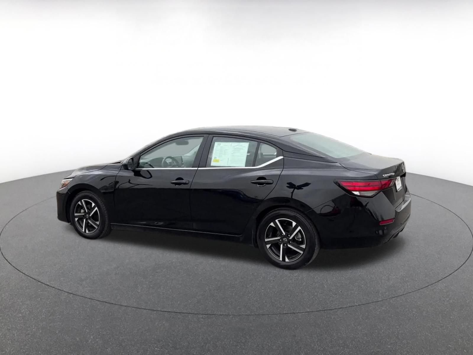 Used 2025 Nissan Sentra SV FWD image 8