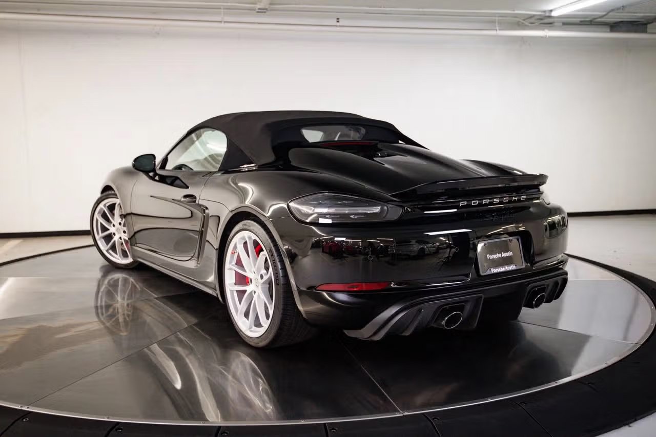 Certified 2022 Porsche 718 Boxster Spyder RWD image 3