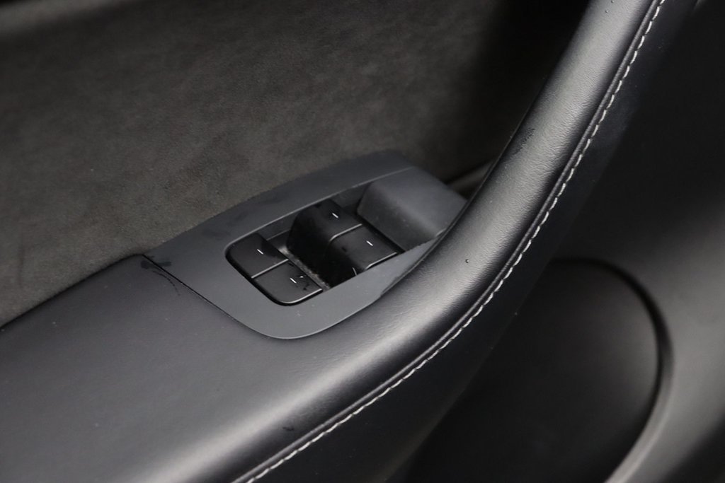 Used 2022 Tesla Model Y Performance AWD/4WD image 28