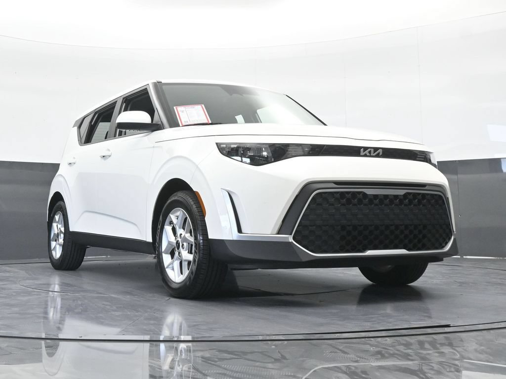 Used 2024 Kia Soul LX w/ Option Group 015 FWD image 59