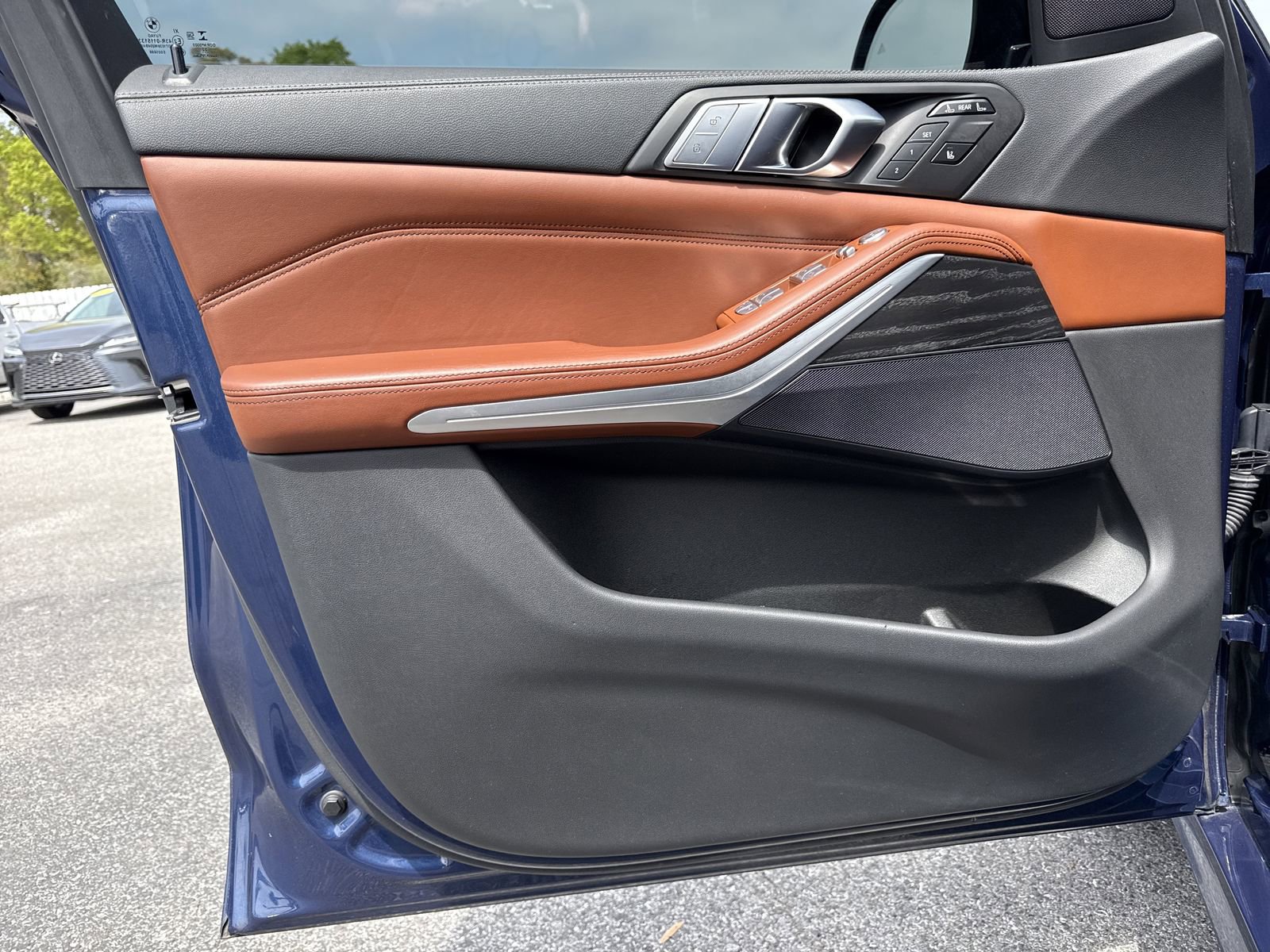 Used 2022 BMW X7 xDrive40i w/ M Sport Package image 49